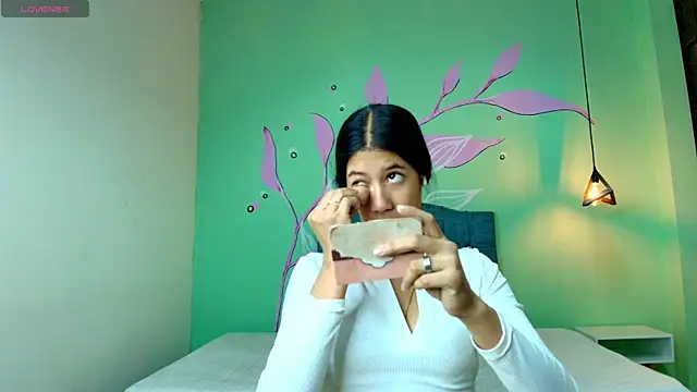 Snapshot of Connie_Bell chatting on 10.19.25 Connie Bell online show from 10.19.25