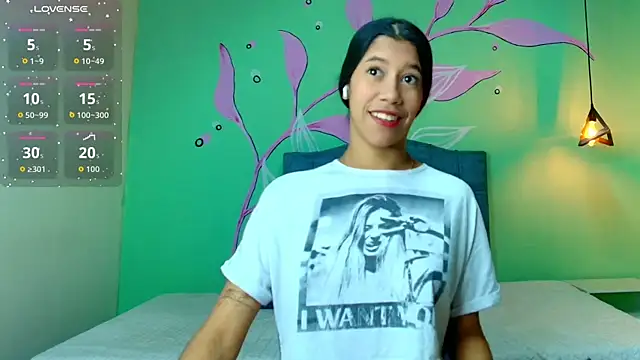 Snapshot of Connie_Bell chatting on 10.21.25 Connie Bell online show from 10.21.25