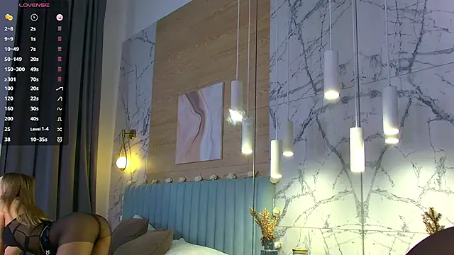 Snapshot of AmberShays chatting on 03.04.25 AmberShays online show from 03.04.25