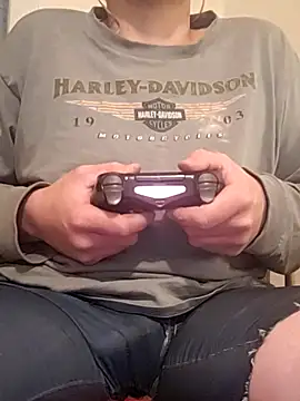 Snapshot of almighty_d chatting on 02.17.25 almighty d online show from 02.17.25