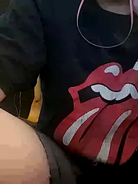 Snapshot of almighty_d chatting on 02.27.25 almighty d online show from 02.27.25