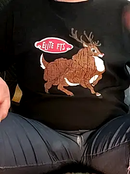 Snapshot of almighty_d chatting on 03.03.25 almighty d online show from 03.03.25