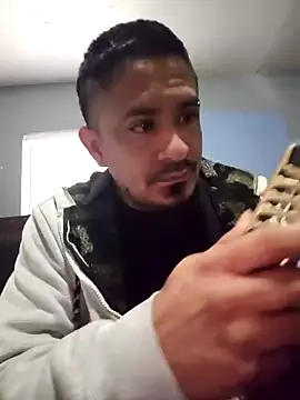 Snapshot of Burrrucecold00 chatting on 02.13.25 Burrrucecold00 online show from 02.13.25