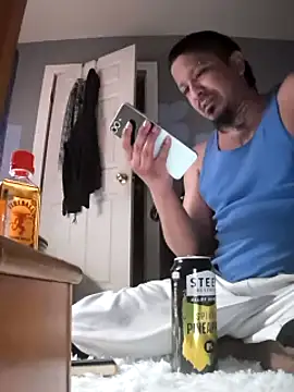 Snapshot of Burrrucecold00 chatting on 03.11.25 Burrrucecold00 online show from 03.11.25