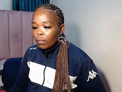 Hazel-nutt online show from 03.15.25