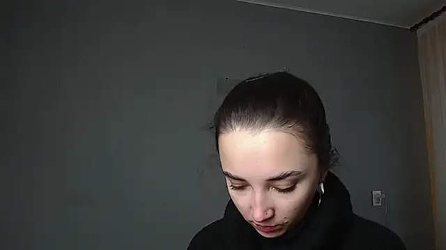 Eva Gloryy online show from 04.11.26