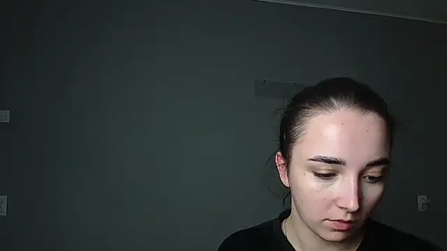 Eva Gloryy online show from 04.13.26