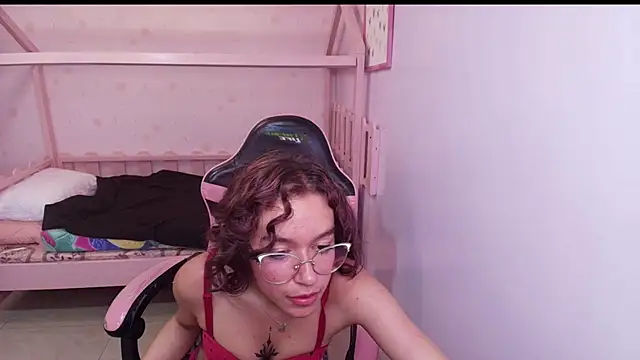 kassandra ch  online show from 01.22.25