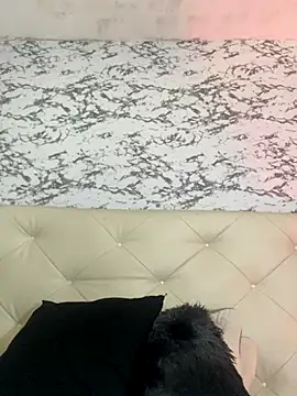 Lili  taylor online show from 10.28.25