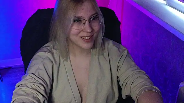 HotBrandyX online show from 03.03.25