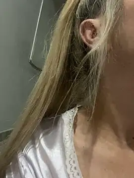 Snapshot of viktoria_davis_ chatting on 01.27.25 viktoria davis  online show from 01.27.25