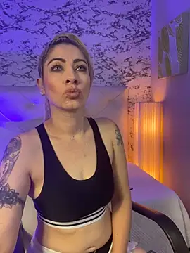 Snapshot of viktoria_davis_ chatting on 02.02.25 viktoria davis  online show from 02.02.25