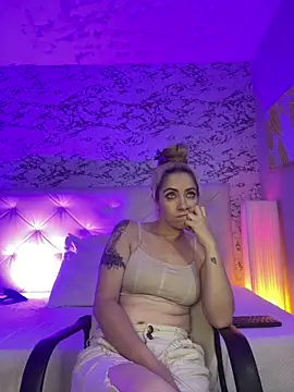 Snapshot of viktoria_davis_ chatting on 02.03.25 viktoria davis  online show from 02.03.25