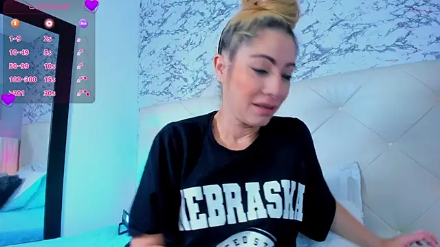Snapshot of viktoria_davis_ chatting on 02.19.25 viktoria davis  online show from 02.19.25