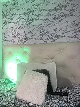 Snapshot of viktoria_davis_ chatting on 02.23.25 viktoria davis  online show from 02.23.25