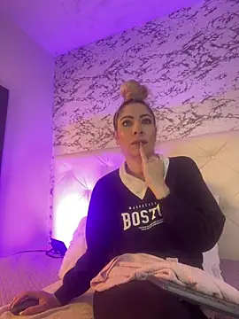 Snapshot of viktoria_davis_ chatting on 02.28.25 viktoria davis  online show from 02.28.25