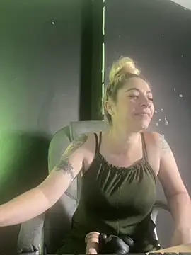 Snapshot of viktoria_davis_ chatting on 03.06.25 viktoria davis  online show from 03.06.25