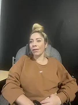 Snapshot of viktoria_davis_ chatting on 03.13.25 viktoria davis  online show from 03.13.25