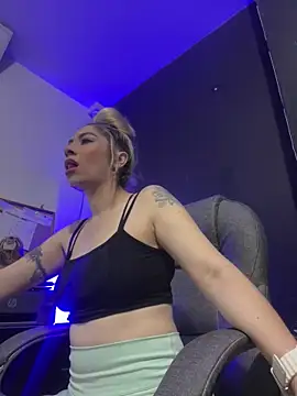 Snapshot of viktoria_davis_ chatting on 03.23.25 viktoria davis  online show from 03.23.25