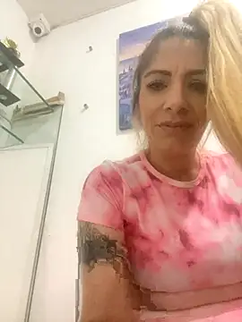 Snapshot of viktoria_davis_ chatting on 09.16.25 viktoria davis  online show from 09.16.25