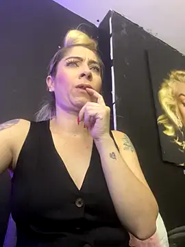 Snapshot of viktoria_davis_ chatting on 09.19.25 viktoria davis  online show from 09.19.25