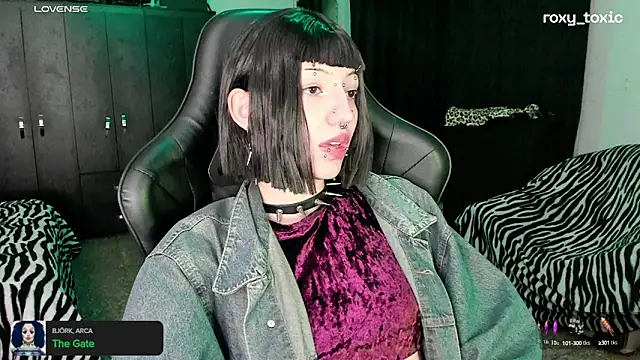 roxy toxic online show from 10.09.25