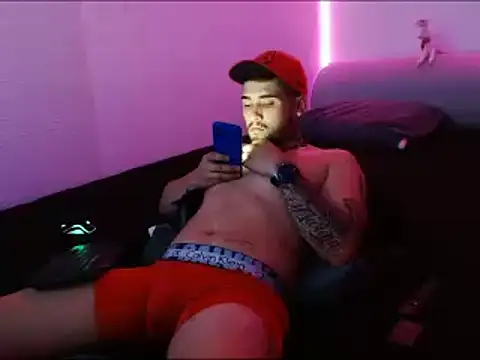 Snapshot of Lliam_2 chatting on 01.25.25 Lliam 2 online show from 01.25.25