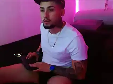 Snapshot of Lliam_2 chatting on 01.26.25 Lliam 2 online show from 01.26.25