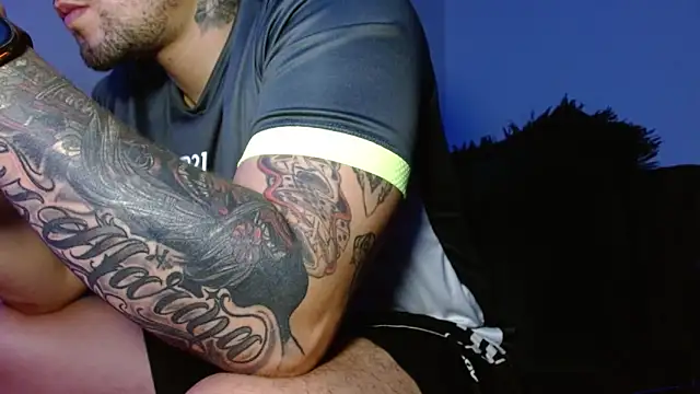 Lliam 2 online show from 10.18.25