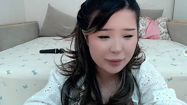 Snapshot of Minamin_20 chatting on 05.02.26 Minamin 20 online show from 05.02.26
