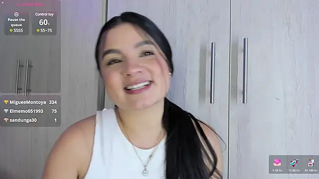 Snapshot of ValeriaOrtega chatting on 01.28.25 ValeriaOrtega online show from 01.28.25