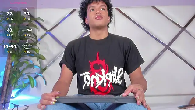 Snapshot of DanteAndKyle chatting on 11.17.25 DanteAndKyle online show from 11.17.25