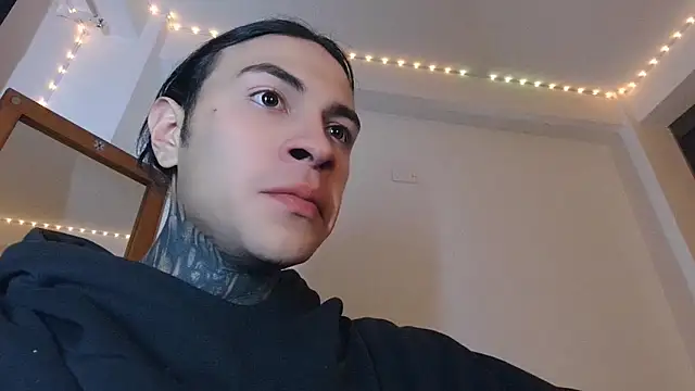 Snapshot of jord4nn__ chatting on 01.22.25 jord4nn online show from 01.22.25