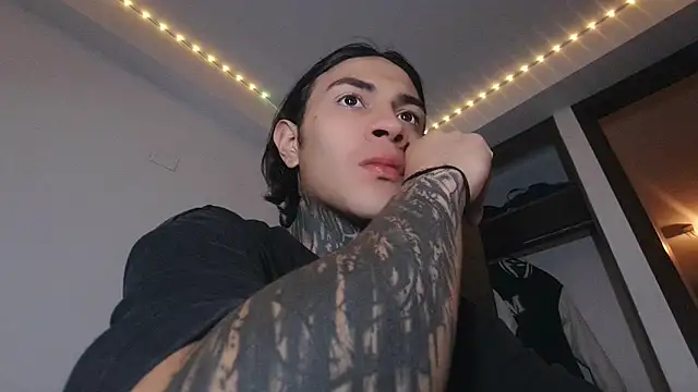 Snapshot of jord4nn__ chatting on 01.23.25 jord4nn online show from 01.23.25