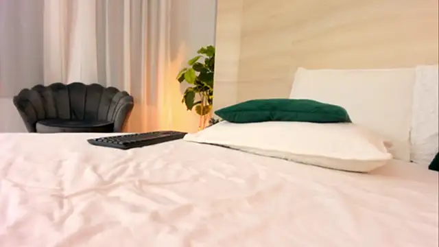 Snapshot of EllaWhiteX chatting on 05.22.26 EllaWhiteX online show from 05.22.26