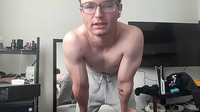 Snapshot of ryan_28747 chatting on 05.26.26 ryan 28747 online show from 05.26.26