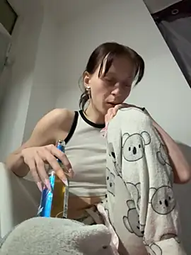 Snapshot of Ciara2004 chatting on 11.24.25 Ciara2004 online show from 11.24.25