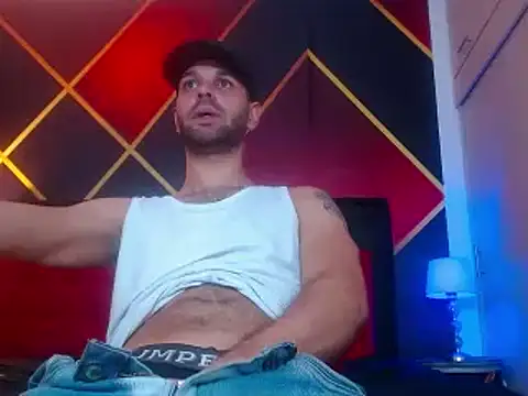 Snapshot of Cristian_white chatting on 02.13.25 Cristian white online show from 02.13.25