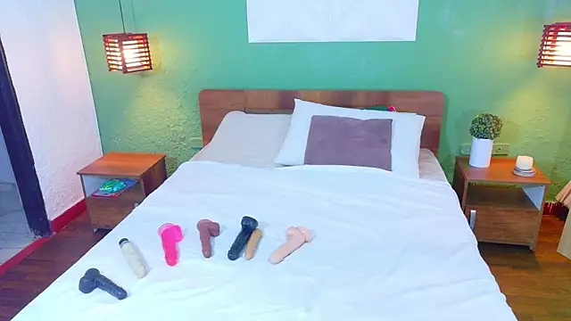 tinyy whore18 online show from 04.17.26