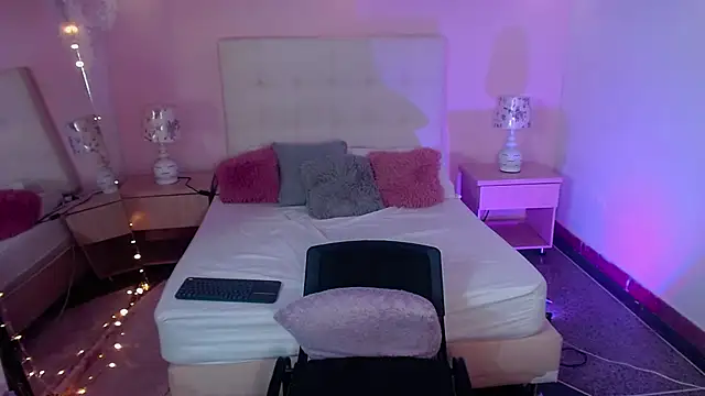 Snapshot of ScarlettDreamss7 chatting on 02.28.25 ScarlettDreamss7 online show from 02.28.25