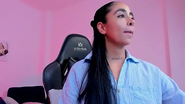 sophierooy22 online show from 11.13.25