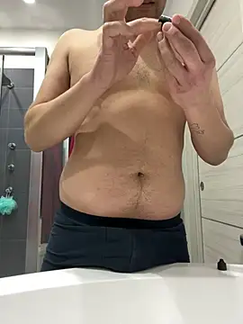 Snapshot of Greeneyes0820 chatting on 02.04.25 Greeneyes0820 online show from 02.04.25