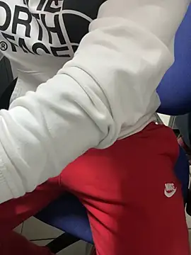 Snapshot of Greeneyes0820 chatting on 02.07.25 Greeneyes0820 online show from 02.07.25