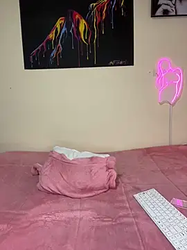 Emmie Hot online show from 03.04.25