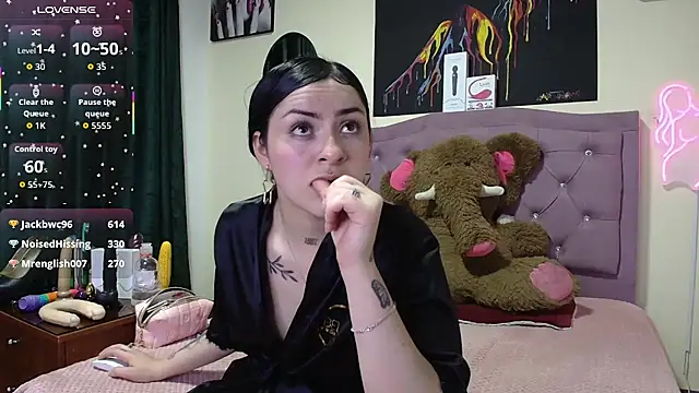 Emmie Hot online show from 04.16.26