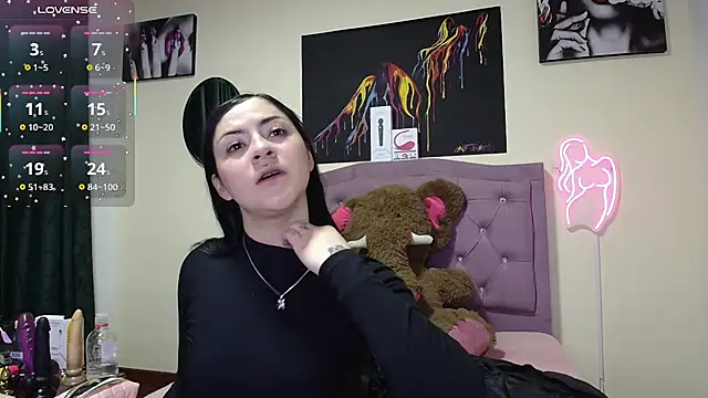 Emmie Hot online show from 04.20.26