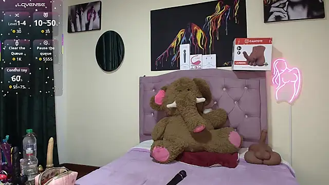 Emmie Hot online show from 06.20.26