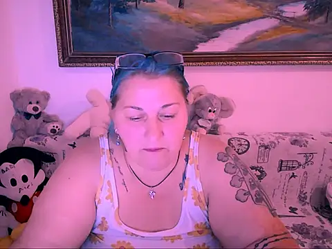 Snapshot of mayamayx chatting on 09.19.25 mayamayx online show from 09.19.25