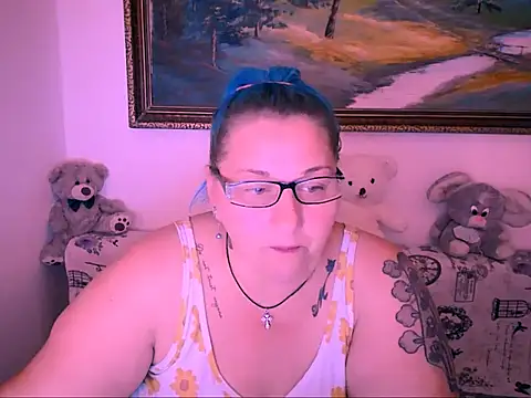 Snapshot of mayamayx chatting on 09.20.25 mayamayx online show from 09.20.25