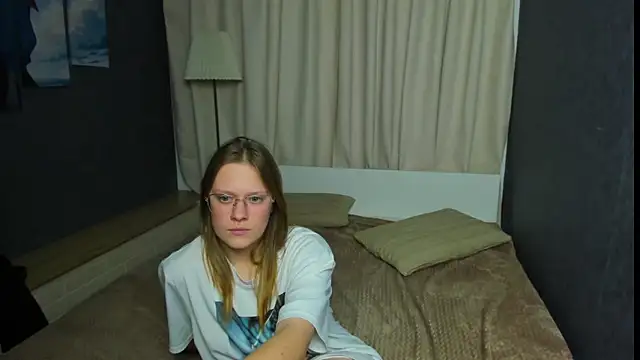 TessaSwans online show from 01.30.25